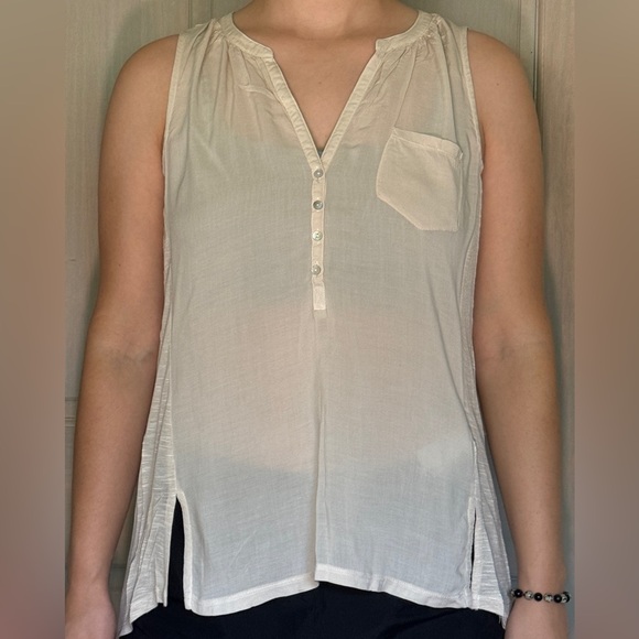 Cream colored Flowy tank top - Picture 2 of 8